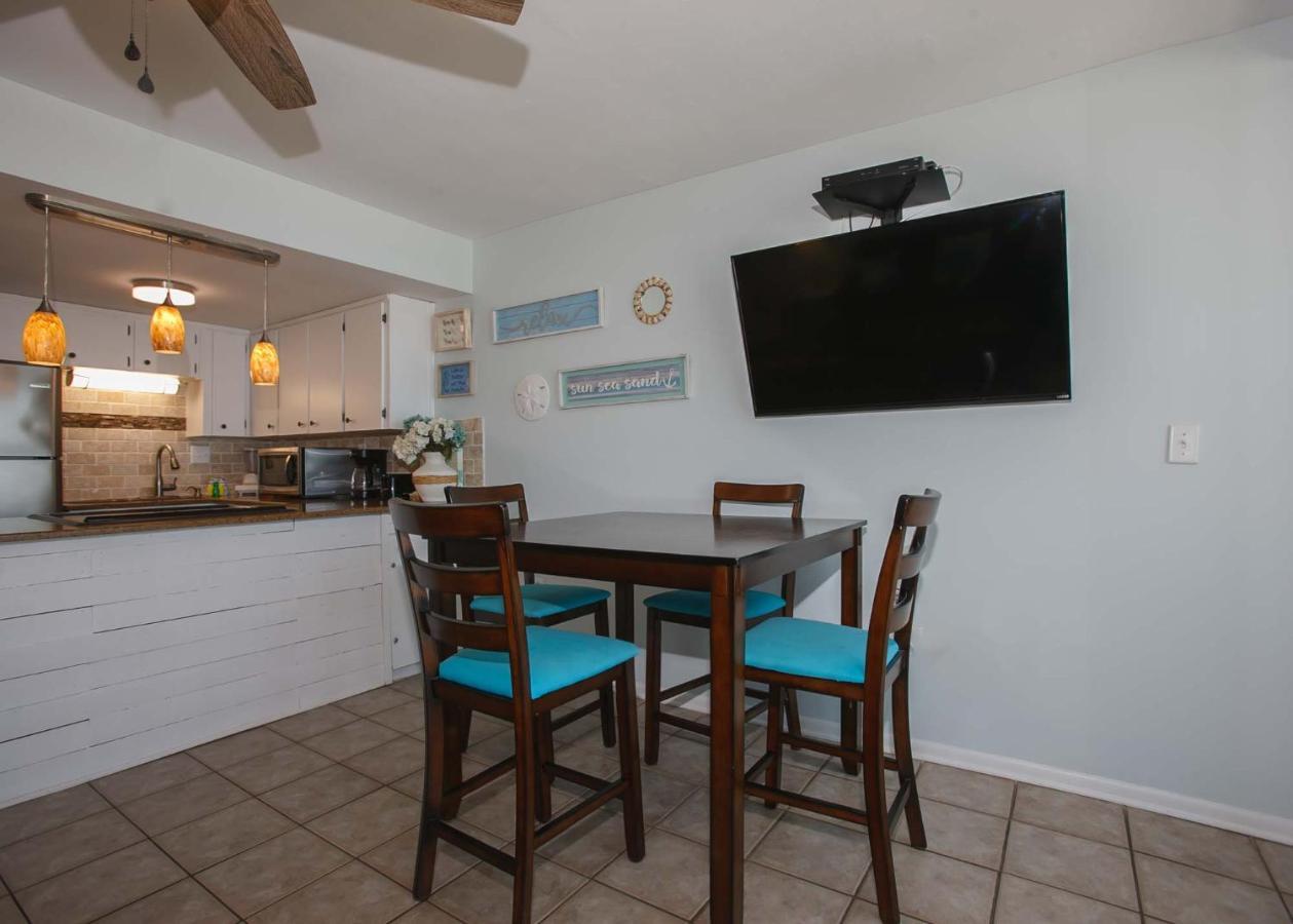 Island Winds West 477 By Albvr - Beachfront, Updated & Beautiful! Just Steps To The Beach & Hangout! Gulf Shores Eksteriør billede